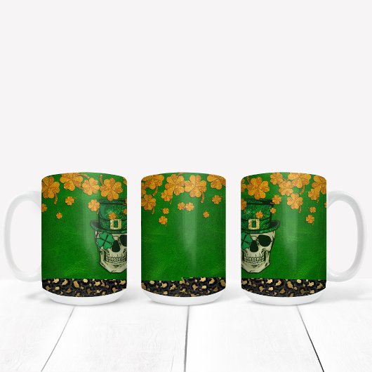 St. Patrick's Day Theme with Skull and Kleeblatt Zweifarbige Tasse