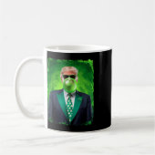 St Patricks Day Trump 47. Präsident bläst Kaffeetasse (Links)