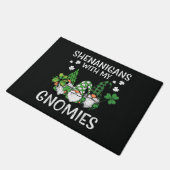 St Patricks Day Unfug mit Gnomies Gnom Fußmatte (Schrägansicht)