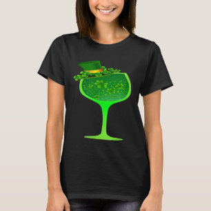 St Patricks Day Weinglas mit Kleeblatt-Hat-T-Shirt T-Shirt
