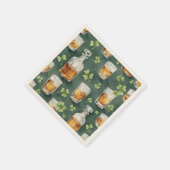 St. Patrick's Day Whiskey und Shamrock-Muster Serviette (Ecke)