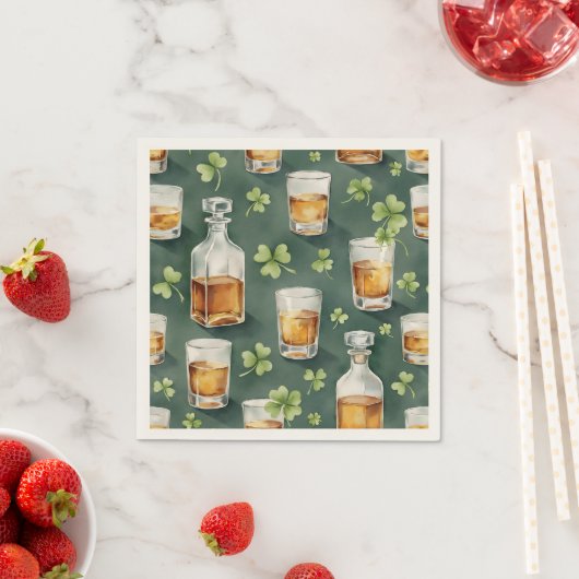 St. Patrick's Day Whiskey und Shamrock-Muster Serviette (Beispiel)