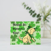 St. Patrick's Day Yellow Labrador Postkarte (Stehend Vorderseite)