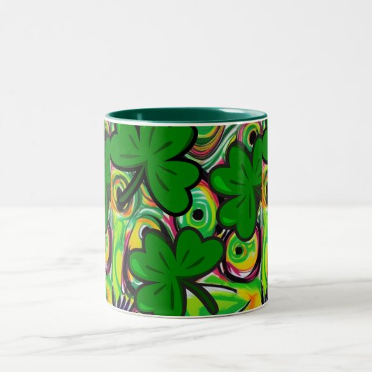 St. Patrick's Day Zweifarbige Tasse (Mittel)