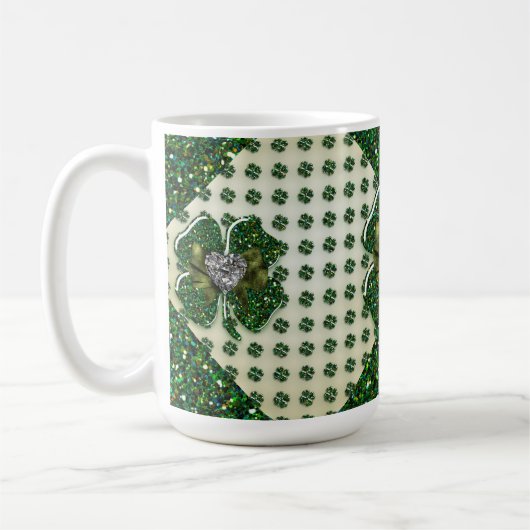 St. Patricks Funkelnd Kleeblatt mit Herz Kaffeetasse (Links)