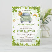 St Patrick's kleines Kleeblatt Drive by Baby Showe Einladung (Stehend Vorderseite)