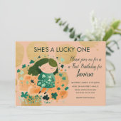 St Patricks Lucky Birthday Girl Kleeblatts Party Einladung (Stehend Vorderseite)