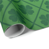 St Patricks Lucky Four Leaf Green Clover Pattern Geschenkpapier (Rolleneckpunkt)