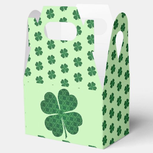 St Patricks Lucky Four Leaf Green Clover Pattern Geschenkschachtel (Geöffnet)