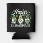 St Patricks Nurses Love Shenanigans Gnomes Scrub Dosenkühler (Vorderseite)
