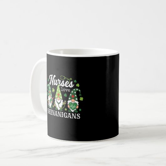St Patricks Nurses Love Shenanigans Gnomes Scrub Kaffeetasse (Vorderseite Links)