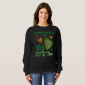 St Patricks One Lucky Icu Nurse Buffalo Leopard He Sweatshirt (Vorne ganz)
