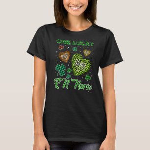 St Patricks One Lucky Rn Nurse Buffalo Leopard Hea T-Shirt