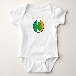 St. Patricks Tag Baby Strampler
