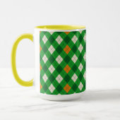 St. Patricks Tag Irischer farbiger Argyle Tasse (Links)