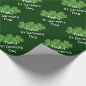 St Patricks Tagesgrün Kleeblatt Geschenkpapier (Ecke)
