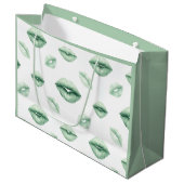 St Patty Kisses Große Geschenktüte (Vorderseite Schrägansicht)