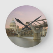 St Pauls Cathedral At Dusk  Runde Wanduhr (Vorderseite)