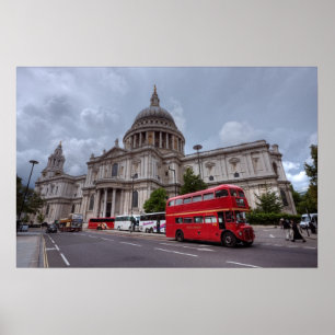 St. Paul's Cathedral London England und roter Bus Poster