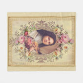 St. Therese das kleine Blumen-Rosa-Rosen-Kruzifix Fleecedecke (Vorderseite (Horizontal))