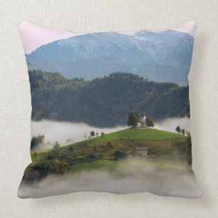 St Thomaskirche und -berge in Slowenien-Kissen Kissen