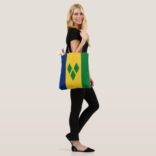 St Vincent und die Grenadinen-Flagge Vincy Tasche (Am Model)