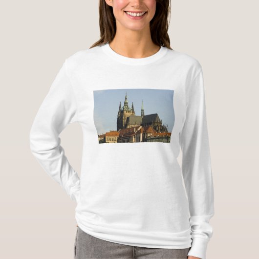 St.-Vitus-Kathedrale und Prager Burg T-Shirt (Vorderseite)