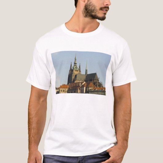St.-Vitus-Kathedrale und Prager Burg T-Shirt (Vorderseite)
