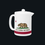 Staatliche Fahne in Kalifornien<br><div class="desc">Fügen Sie Ihrer Teezeit eine Touch kalifornischen Stolzes hinzu mit unserem exklusiven Teekessel mit der Flagge Kaliforniens! Dieser Teekessel wurde mit viel Liebe zum Detail gestaltet und ist mehr als nur ein praktisches Küchenaccessoire, sondern eine Feier des kalifornischen Erbes und des kulturellen Stolzes. Das elegante Design zeigt stolz die berühmte...</div>