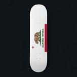 Staatsflagge der Republik Kalifornien Skateboard<br><div class="desc">Patriotische Flagge der Republik Kalifornien.</div>