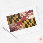Staatsflagge von Maryland auf Altholzkörnern Rechteckiger Aufkleber (Umschlag)