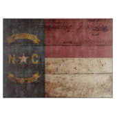 Staatsflagge von North Carolina auf Altholzkörner Schneidebrett (Vorderseite)