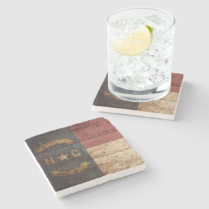 Staatsflagge von North Carolina auf Altholzkörner Steinuntersetzer