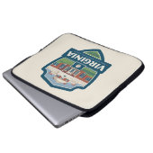 Staatsstolz | Virginia Laptopschutzhülle (Vorne Knopf)