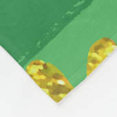 Stacheldecke aus goldenen Kleeblättern Fleecedecke (Ecke)