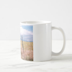 Stacheldraht und Posten Kaffeetasse