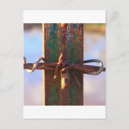 Stacheldraht und Rostkreuz Postkarte (Vorderseite)