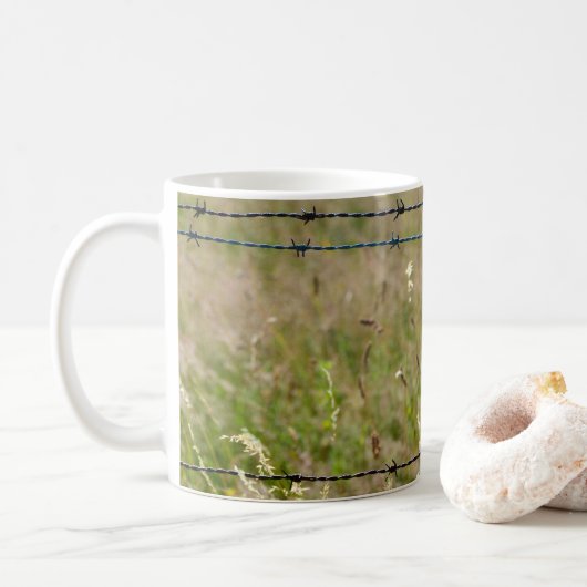 Stacheldraht - Zaun - Kaffeetasse (Mit Donut)