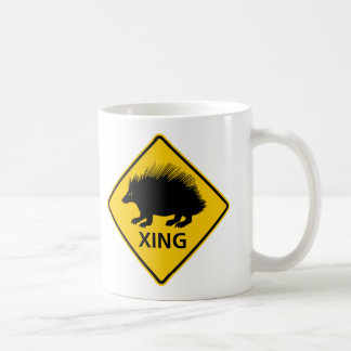 Stachelschwein-Überfahrt-Landstraßen-Zeichen Kaffeetasse