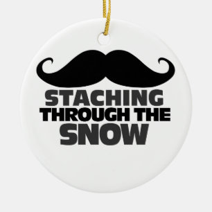 Staching durch den Schnee Keramik Ornament