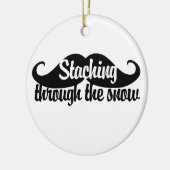 Staching durch den Schnee Keramik Ornament (Links)