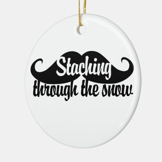 Staching durch den Schnee Keramik Ornament (Links)
