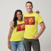 "Stack of Red Apples Fruit" Niedliches Foto. Jetzt T-Shirt (Unisex)