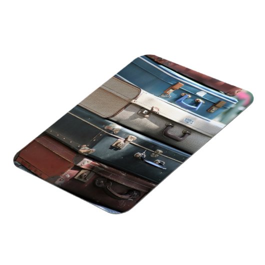 Stack of Vintage Suitcases Magnet (Linke Seite)