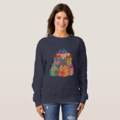 Stack of Wrapped Christmas Gifts – Festive Holiday Sweatshirt (Vorne ganz)