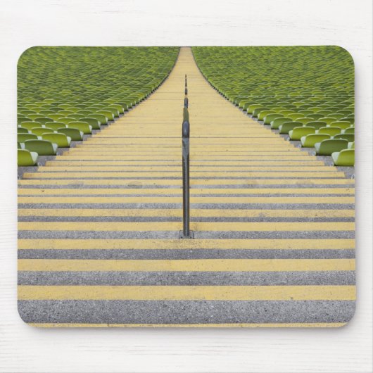 Stadionstreppenhaus zwischen Reihen der grünen Mousepad (Vorne)