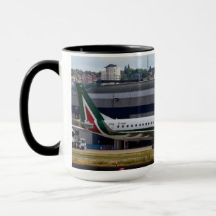Stadt-Flughafen Alitalias Embraer ERJ-190 London Tasse
