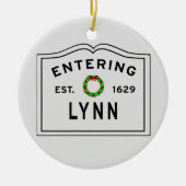 Stadt Lynn Holiday Wreath Keramik Ornament (Vorne)