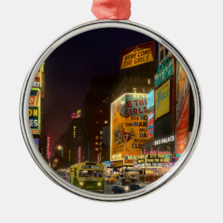 Stadt - Manhattan, NY - Hier kommen die Mädchen 19 Ornament Aus Metall