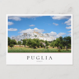 Stadt Ostuni und Olivenbaumlandschaft in Puglia Postkarte